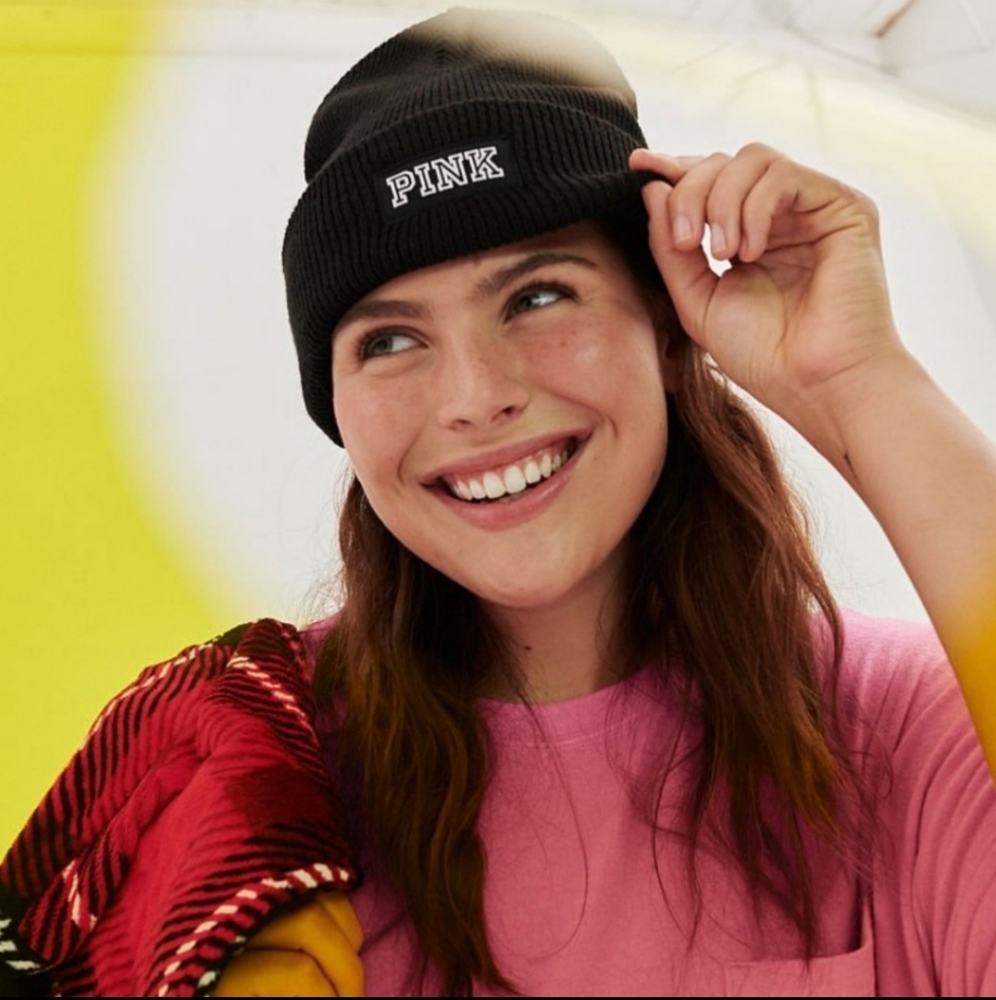 NWT VS PINK BLACK RIB BEANIE